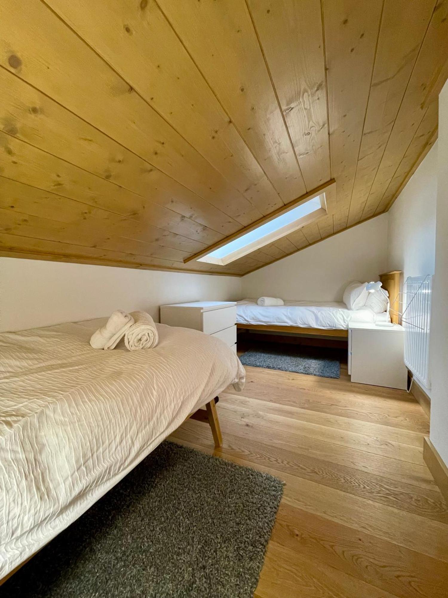 Modern 3 Bed Penthouse Apartment, Balcony & Garage, Close To Village & Bus * Samoens